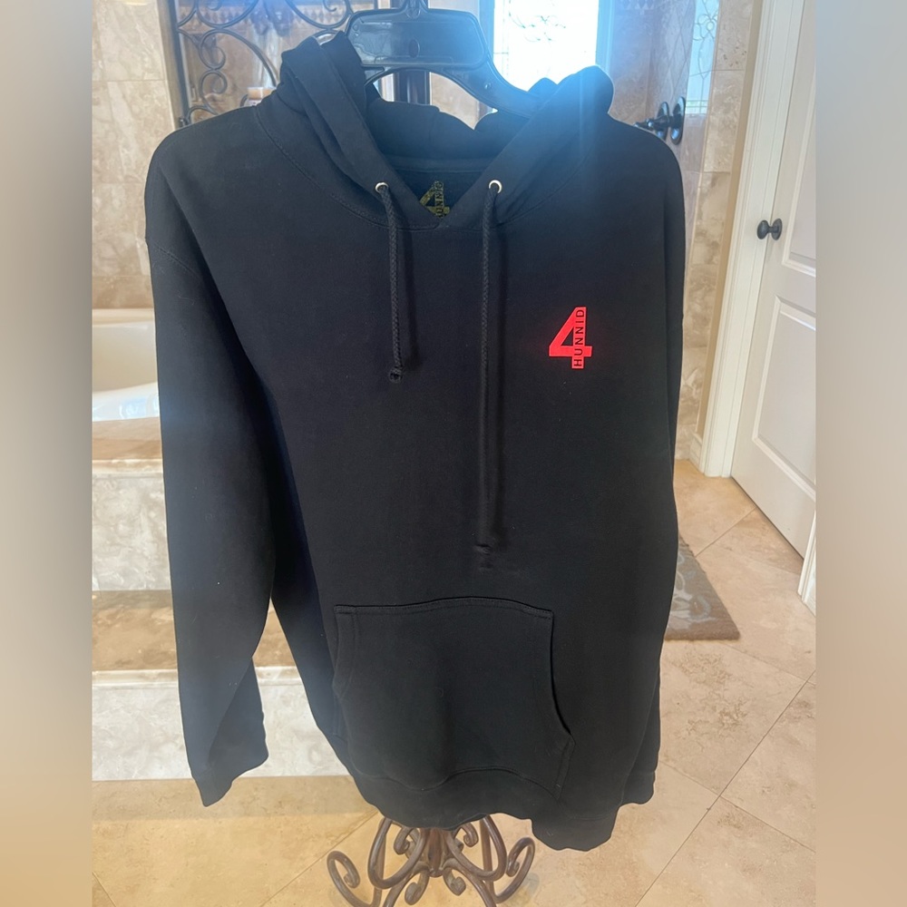 4 Hunnid Degreez Hoodie - Men’s Medium
